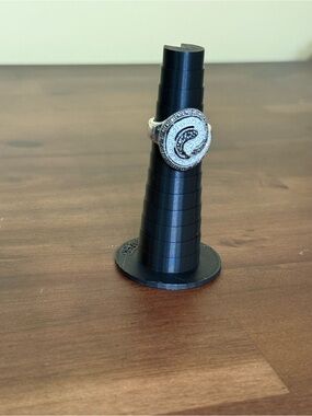 Classy 925 Marked Silver & Black Wide Oval Cut-out Swirl Marcasite Ring Size 8
